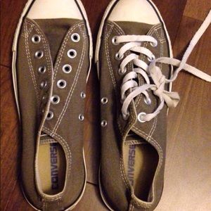 Woman's size 8 grey converse